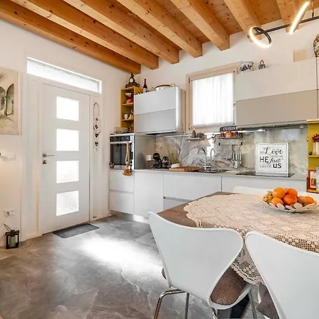 Stylish House Near Venice With Parking Exterior photo